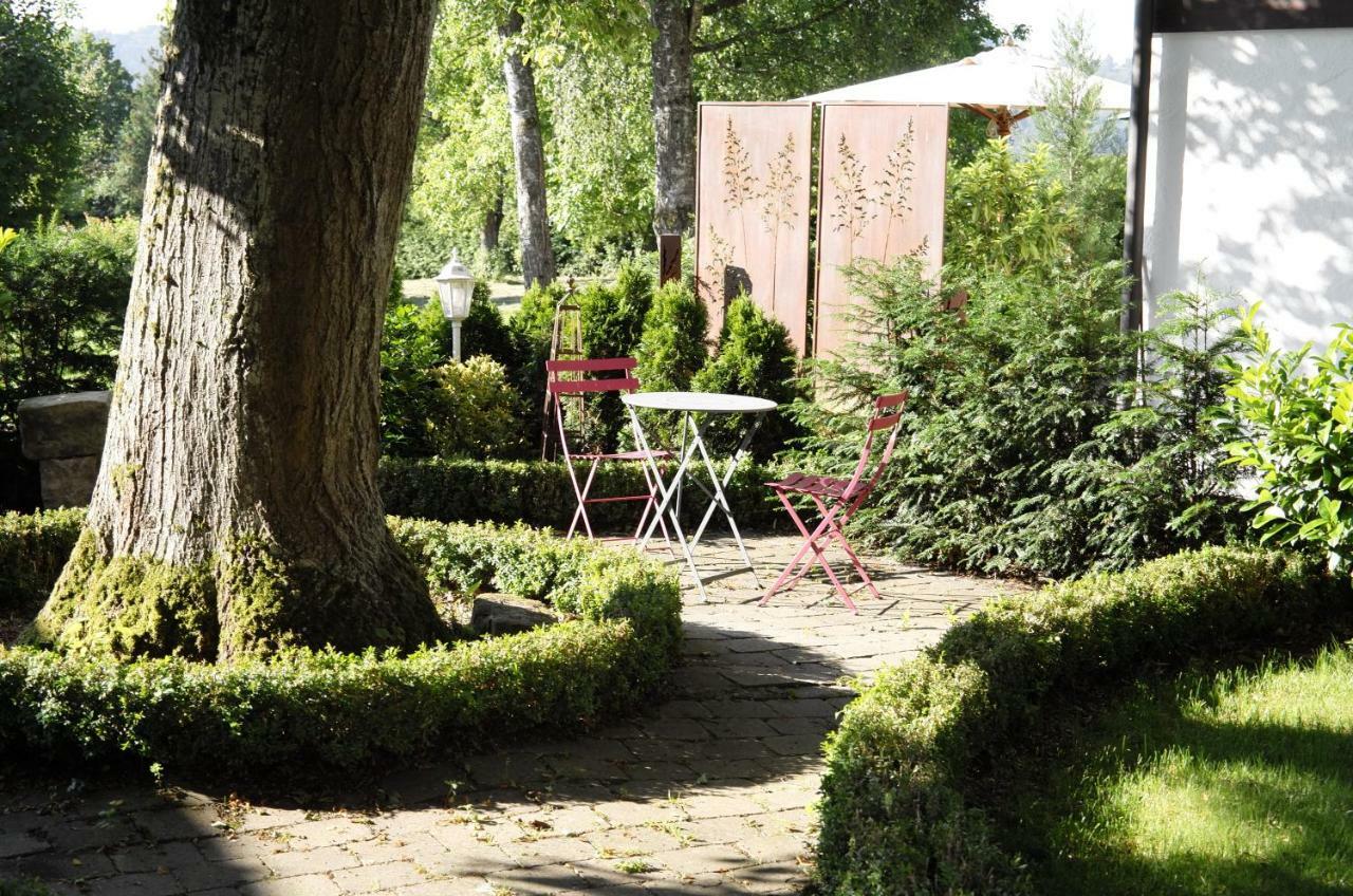 Gasthof Waescherschloss Wäschenbeuren Extérieur photo